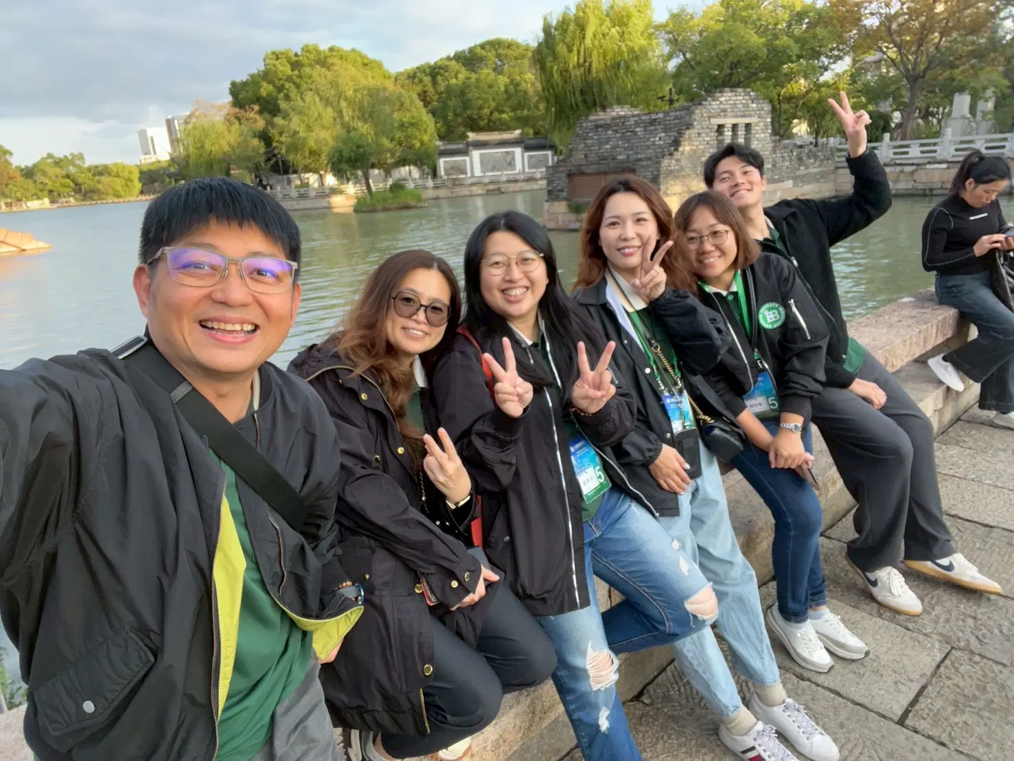 Line Album 愛人家族 上海行 251028 31