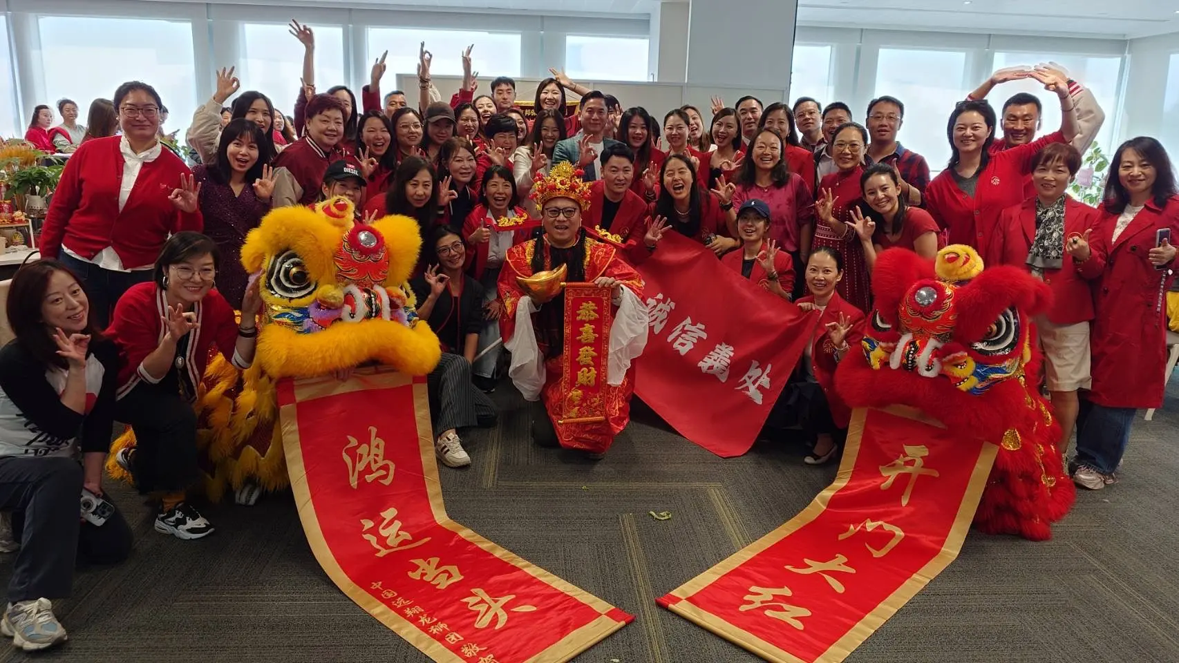 Line Album 20251027上海友邦開門紅 251028 8